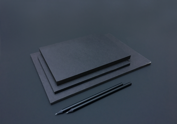 voala_black notebook with colored edges