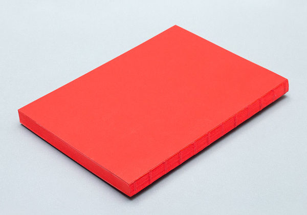 voala_red notebook with colored edges