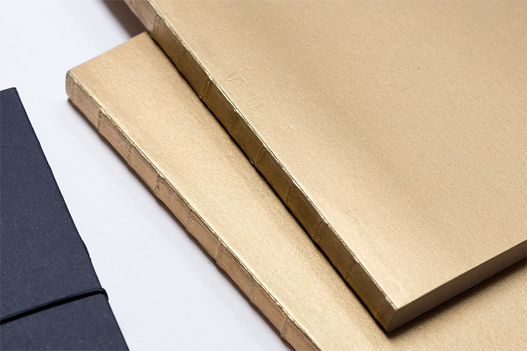 voala_gold notebook with colored edges